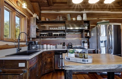 San Marcos Cabin | Cedar Vista-Rustic Luxury INCREDIBLE VIEWS! Hot Tub, Fire Pit, 2 bedrm/2 bath