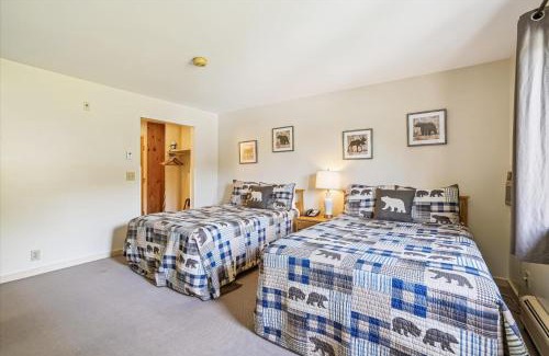 West Bridgewater Hotel | Cedarbrook Hotel Room 2 Doubles 119