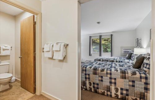 West Bridgewater Hotel | Cedarbrook Two Double bed Standard Hotel room 217