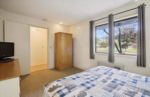 West Bridgewater Apartment | Cedarbrook Two Queen Bed Standard Hotel Room with outdoor heated pool 102