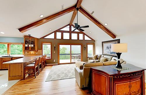 Asheville House | Cedarwood Getaway