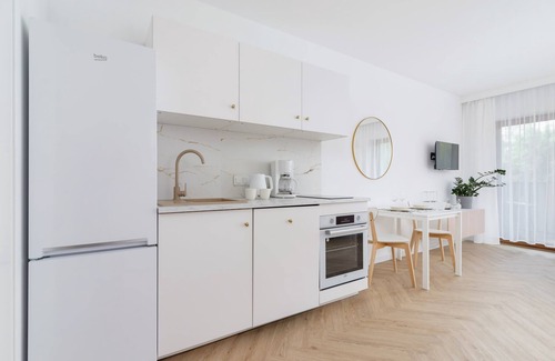Brynow Apartment | Ceglana 76 | Bright Studio | Parking & Balcony