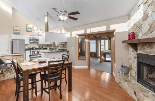 Mary Esther House | Celeste | RV/Boat Parking, Fire Pit, Grill, Beach!