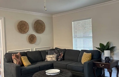 Celina House | Celina’s Casita. Cozy casita close to downtown and it’s pet-friendly!