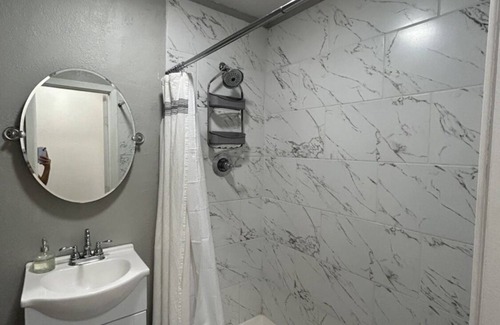 Celina House | Celina’s Casita. Cozy casita close to downtown and it’s pet-friendly!