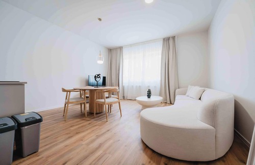 Celle Apartment | Celle Apartment - Stylish 2-Bedroom Retreat with Designer Furnishings!