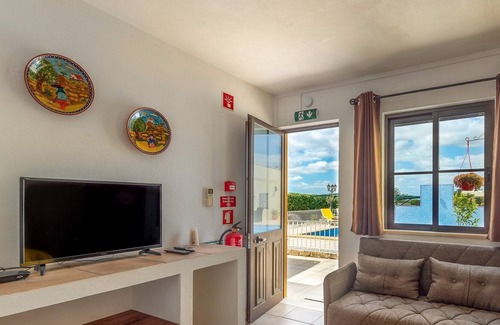 Silves Bed & Breakfast | Centrally located 4 star bed and breakfast with modern and comfortable rooms