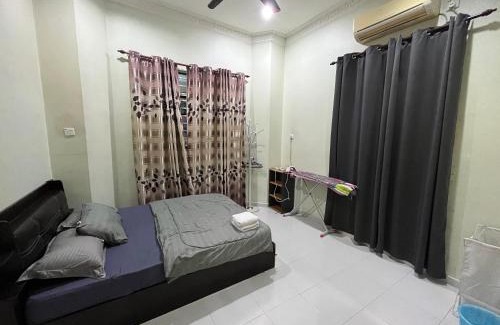 Kampung Kepong House | Cendana Residence Homestay 8 Kuala Terengganu 4 Bedroom