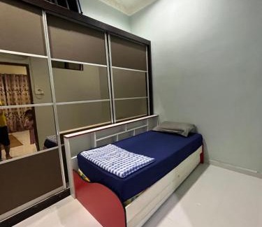 Kampung Kepong House | Cendana Residence Homestay 8 Kuala Terengganu 4 Bedroom