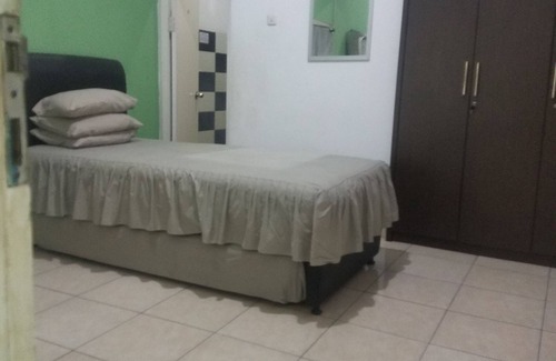 Gedongtataan House | Cendrawasih Syariah Homestay
