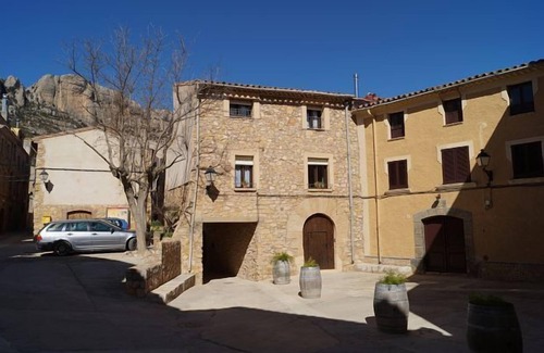 Escaladei Cottage | Centennial house completely renovated with views of the Montsant