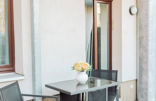 Chemnitz Apartment | Center, 2R, own terrace, WiFi, 4P, modern, quiet