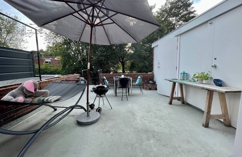 Binnenstad-Oost Apartment | Center duplex flat with terrace by hospital UMCG