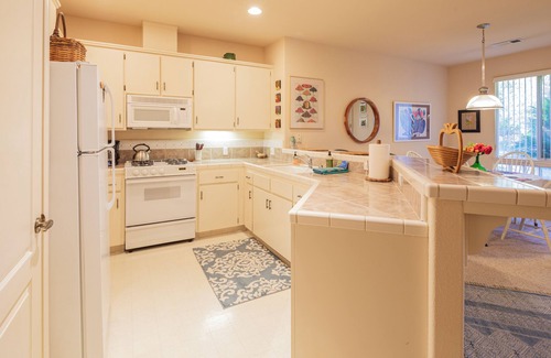 Three Rivers Villa | Center model of lux triplex with kaweah river running by property.