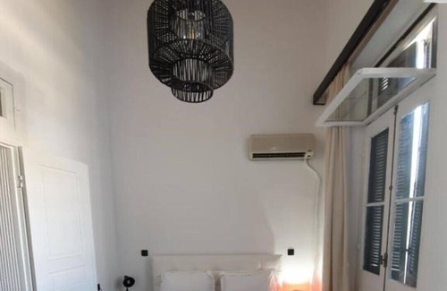 Igoumenitsa House | Center town! Private parking- 5 min from the beach!