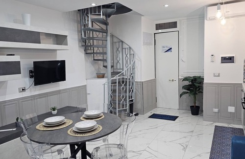 Castellammare di Stabia Apartment | Centrally located near the sea, capri, station for sorrento, Pompeii,Vesuvius