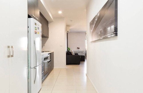 North Melbourne Apartment | Central 2-Bedroom Apt with Parking in North Melbourne