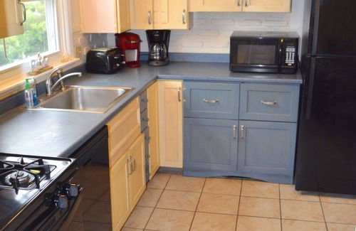 Eastward Look House | Central A/C and Close to the Beach!