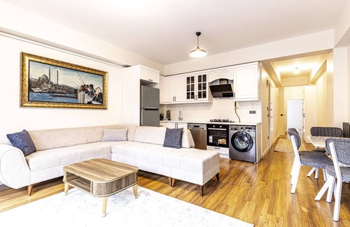 Osmanbey Apartment | Central and Modern 2+1 Flat in Sisli