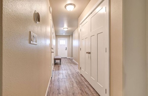 Hermiston House | Central and Quiet, 2 Car Garage, Yard #776A