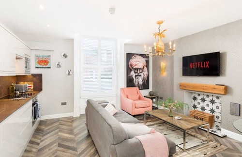 Warrington Apartment | Central and spacious one bedroom apartment