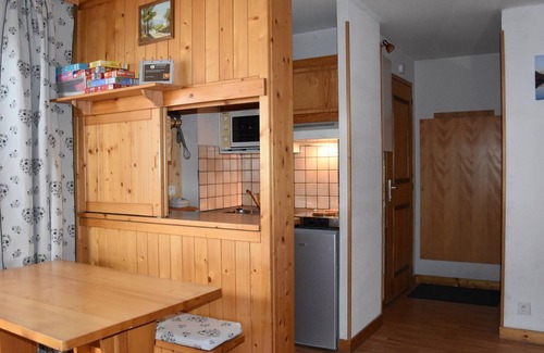 Pralognan-la-Vanoise Apartment | Central Apartment with Balcony Near Shops and Cable Car in Pralognan-la-Vanoise