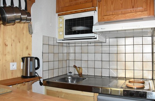Pralognan-la-Vanoise Apartment | Central Apartment with Balcony Near Shops and Cable Car in Pralognan-la-Vanoise