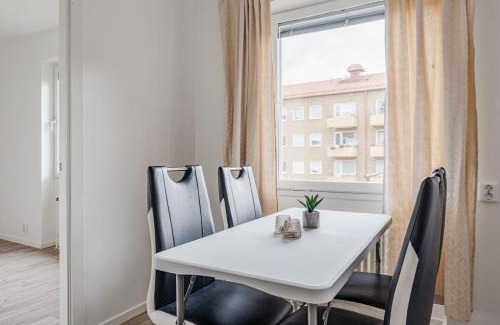 Eslov Apartment | Central apartment Eslöv! 20 km from Lund
