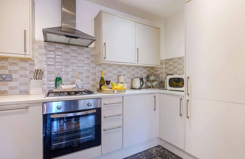 Northampton Apartment | Central Apartment with Free Parking & Fast Wifi