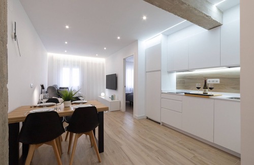 Logrono Apartment | Central Apartment in Logroño: 5-Min Walk to Calle Laurel & Gran Vía, Next to City Hall