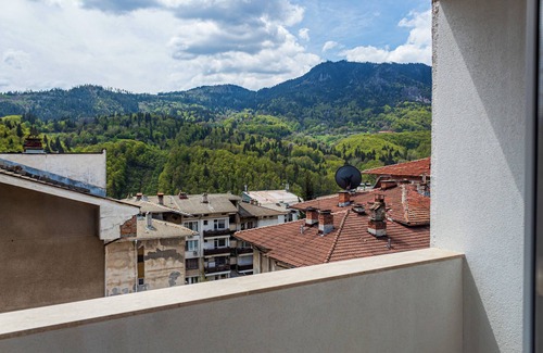 Smolyan Apartment | Central Apartment with View