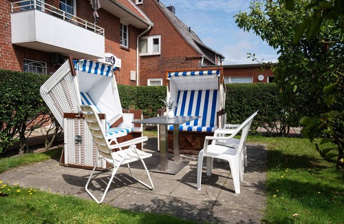 Westerland Apartment | Central app. for 2 persons, WLAN and TV, separate kitchen.