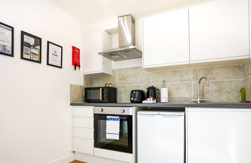 Buckingham Apartment | Central Apt #2 Free Parking + Fast Wifi + SmartTV