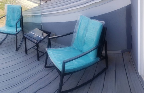 MLK House | Central Austin Private Modern 1BR 1.5BA Home w/Balcony, Full kitchen, W/D, WiFi
