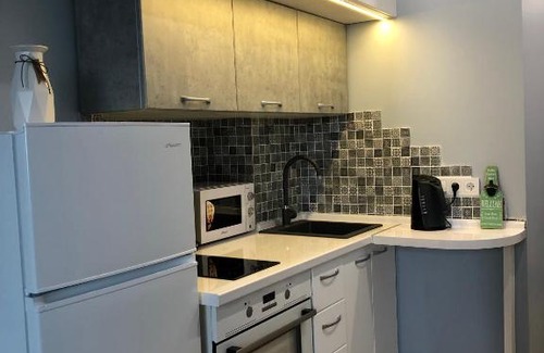 Vladivostok Apartment | Central Bay Studios. 7min Station, Arbat Street