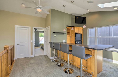 Tremont Cottage | Central Cleveland Gem w/Direct Skyline View!