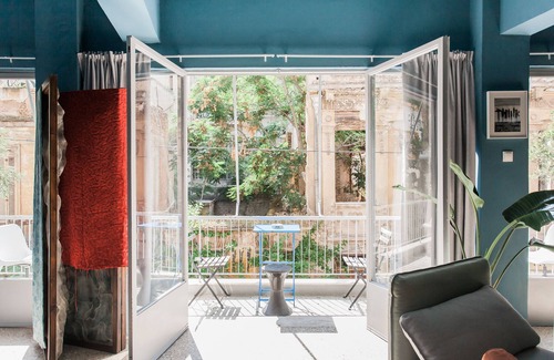 Psirri Apartment | Central Comfy Apt with Private Balcony & Rooftop Access. CT3
