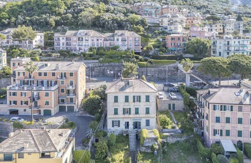 Bogliasco Apartment | Central Cozy Nest With Parking, Bogliasco
