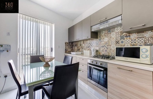 Msida Apartment | Central duplex penthouse with WIFI/AC & terrace