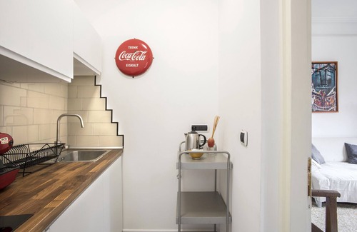 Flaminio House | Central, elegant apartment fully furnished in a stately building.