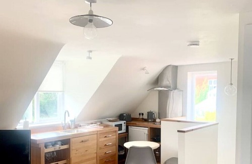 Ely House | Central Ely 3 bed 2 bathroom smart apartment
