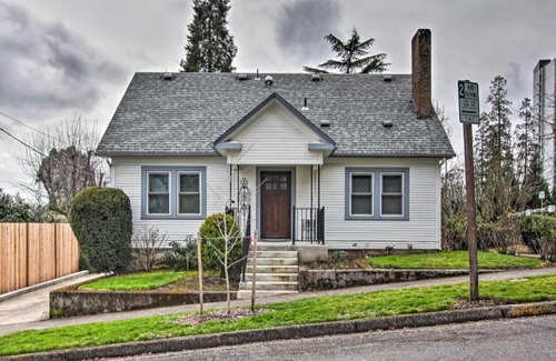 Market District House | Central Eugene House with Updated Interior and Yard!