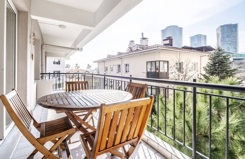 Besiktas Apartment | Central Flat with Balcony near Zorlu Center