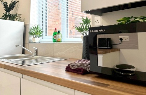 Northampton House | Central Luxe 4BR House|FreeParking| 5 TVs |Sleep10