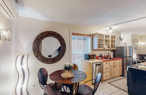 Bar Harbor Cottage | Central guest house with patio & washer/dryer - walk to ocean, shops & dining