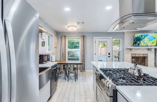 Austin House | Central/Heated or Cool Pool/Spa/BBQ/Arcade/Shuffleboard