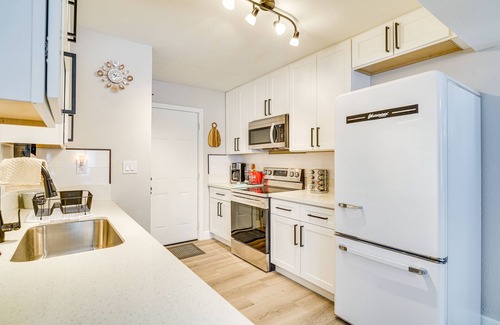 Townsite House | Central Henderson Retreat Near Dining + Lake Mead!