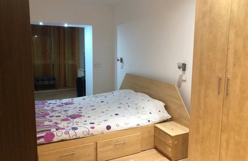 Resita Apartment | Central Hill 2-bedroom apartment in awesome Reșița with WiFi, AC