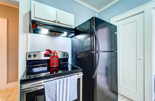 North Overton Cottage | Central Home 1 Mi to Texas Tech + by Dtwn Lubbock