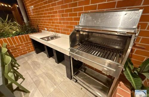 Zona 10 Apartment | Central Location, Secure & Vibrant Night Life!